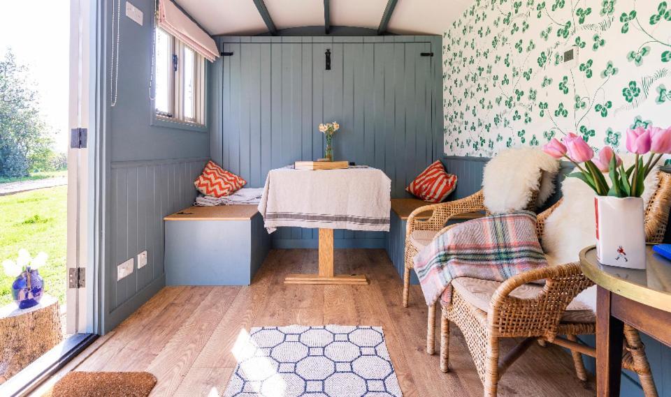 Old King William Shepherd Huts And Private Hot Tubs In North Norfolk Hunworth Ngoại thất bức ảnh