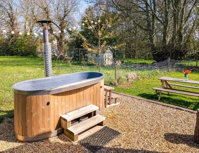 Old King William Shepherd Huts And Private Hot Tubs In North Norfolk Hunworth Ngoại thất bức ảnh