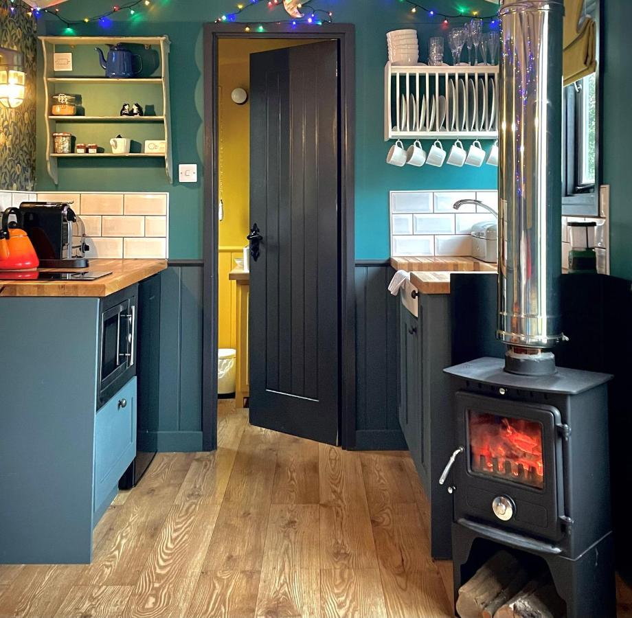 Old King William Shepherd Huts And Private Hot Tubs In North Norfolk Hunworth Ngoại thất bức ảnh