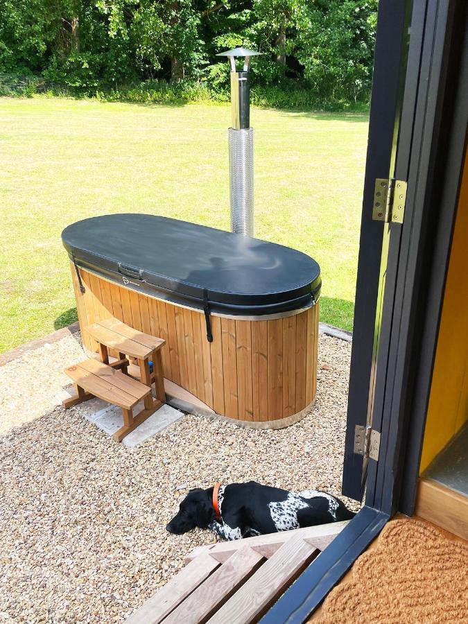 Old King William Shepherd Huts And Private Hot Tubs In North Norfolk Hunworth Ngoại thất bức ảnh